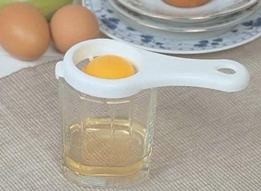 1pcs Kitchen Sieve Egg White  Separator Holder Divider